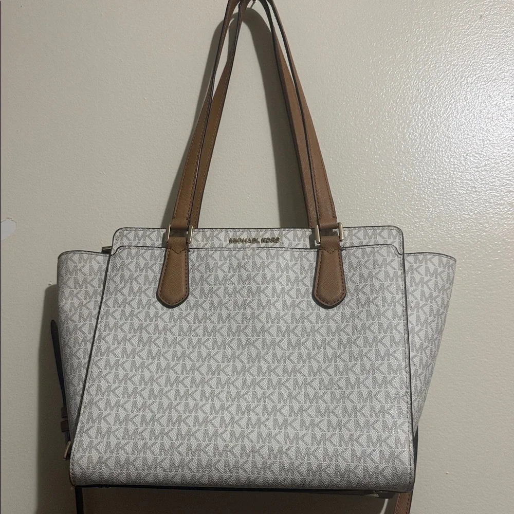 Michael Kors White and Tan Tote Bag - Picture 2 of 7